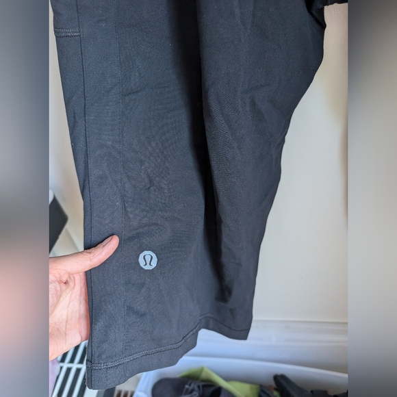 Lululemon Men's XXL Capri Black Shorts - Picture 3 of 5